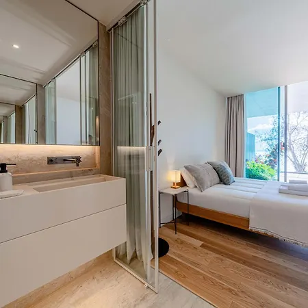 Savoy Monumentalis 2b Or Not 2b By Lm&ac Signature * Funchal (Madeira)