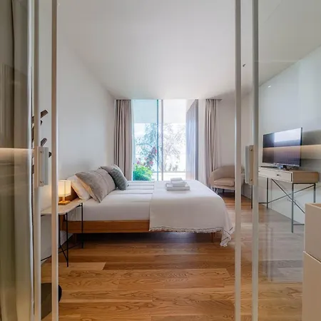 Savoy Monumentalis 2b Or Not 2b By Lm&ac Signature * Funchal (Madeira)